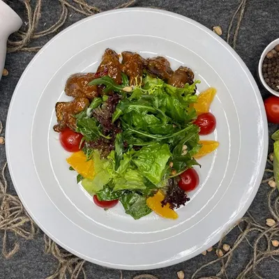 Теплый салат с куриной печенью