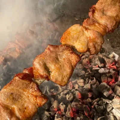 Шашлык из cвинoй шеи